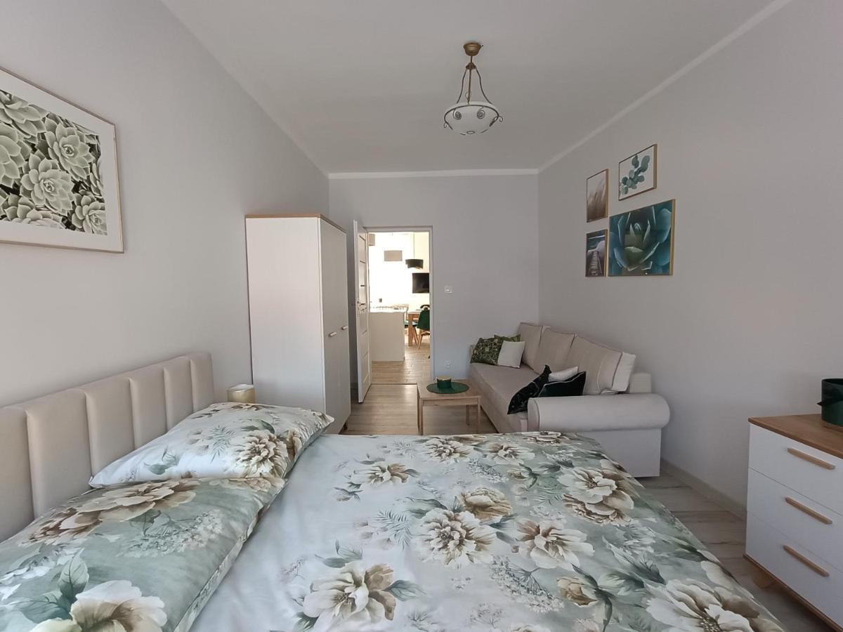 Szmaragdowy Apartament Przy Ulicy Opolskiej Tarnowskie Góry Dış mekan fotoğraf