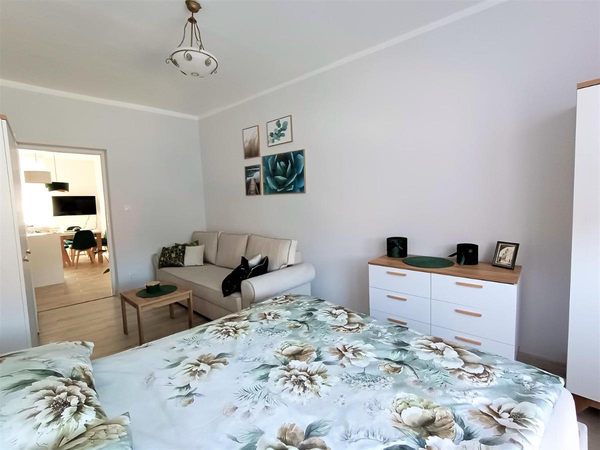 Szmaragdowy Apartament Przy Ulicy Opolskiej Tarnowskie Góry Dış mekan fotoğraf
