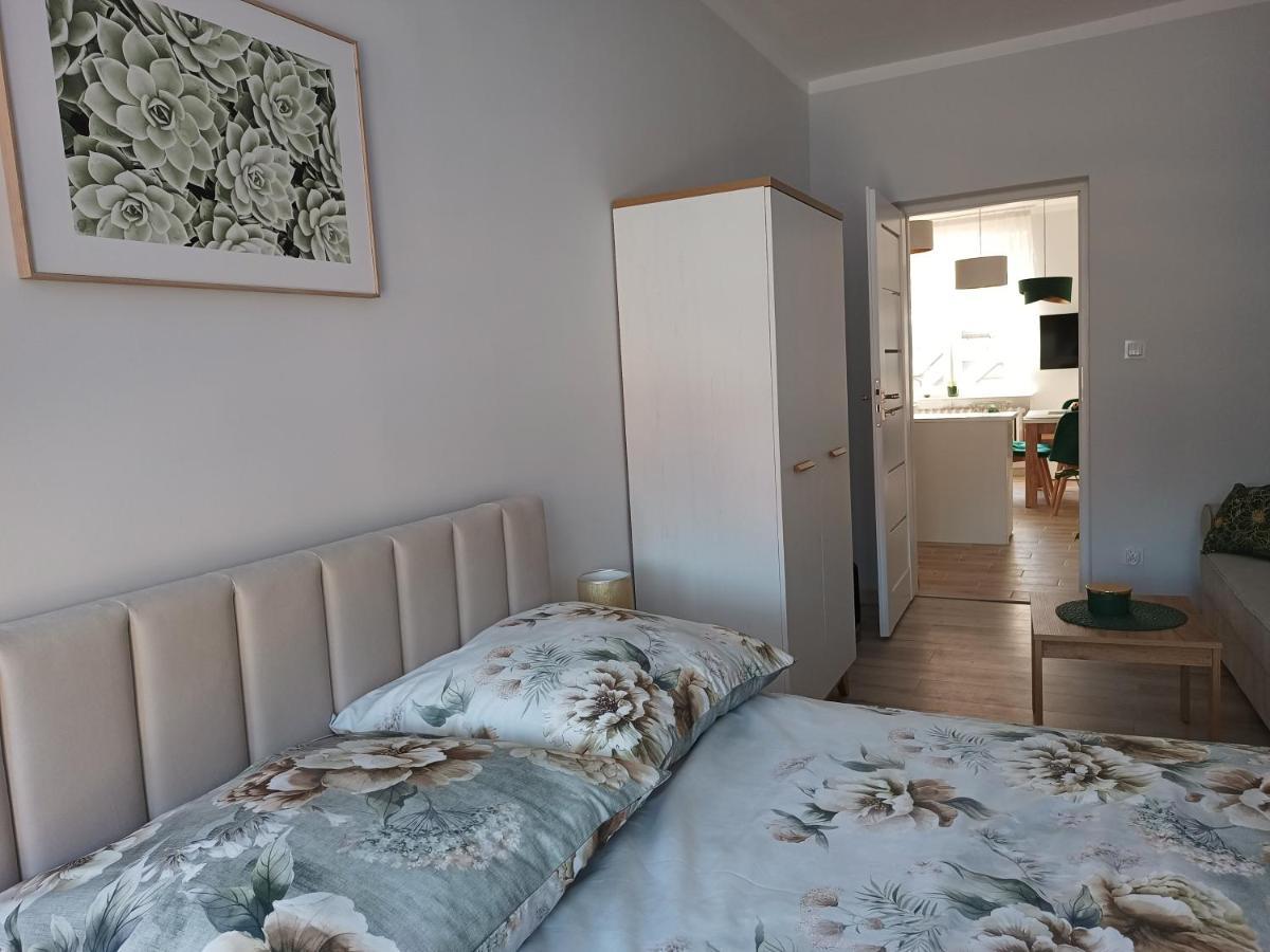 Szmaragdowy Apartament Przy Ulicy Opolskiej Tarnowskie Góry Dış mekan fotoğraf
